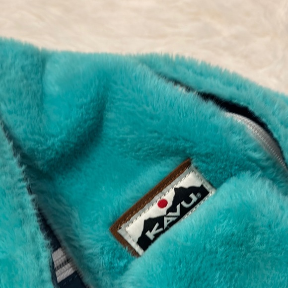 Kavu Blue/Green/Teal Crossbody Bag Cozy Accessories pre-owned. - Picture 6 of 8